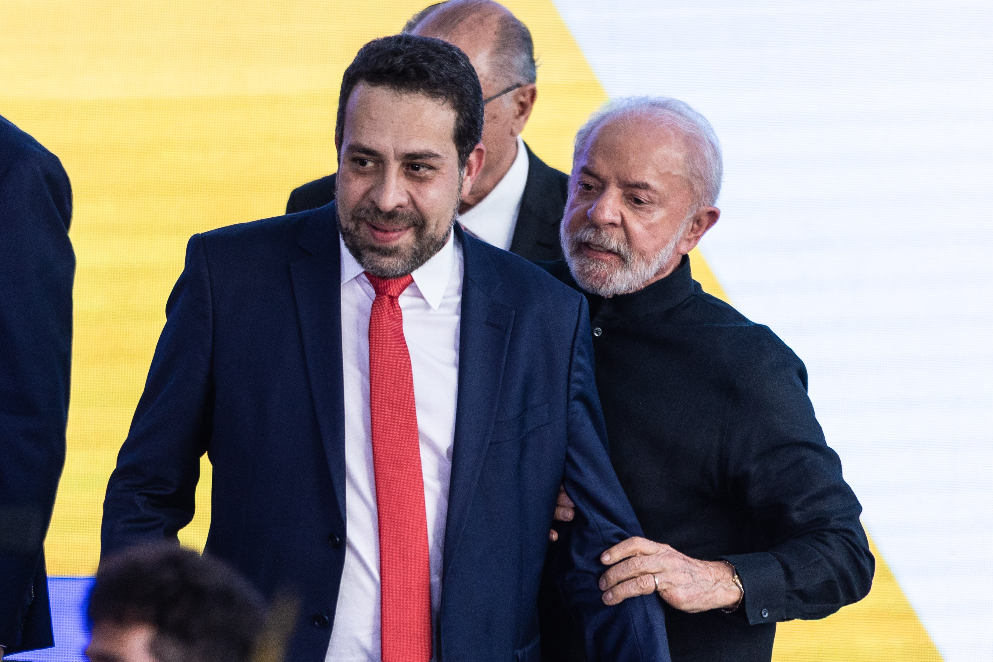 PSOL rejeita federação com PT e opta por apoio a Lula