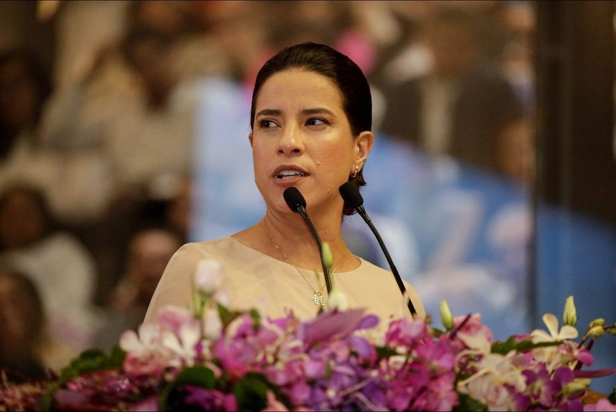 Raquel Lyra (PSDB) toma posse como governadora de Pernambuco