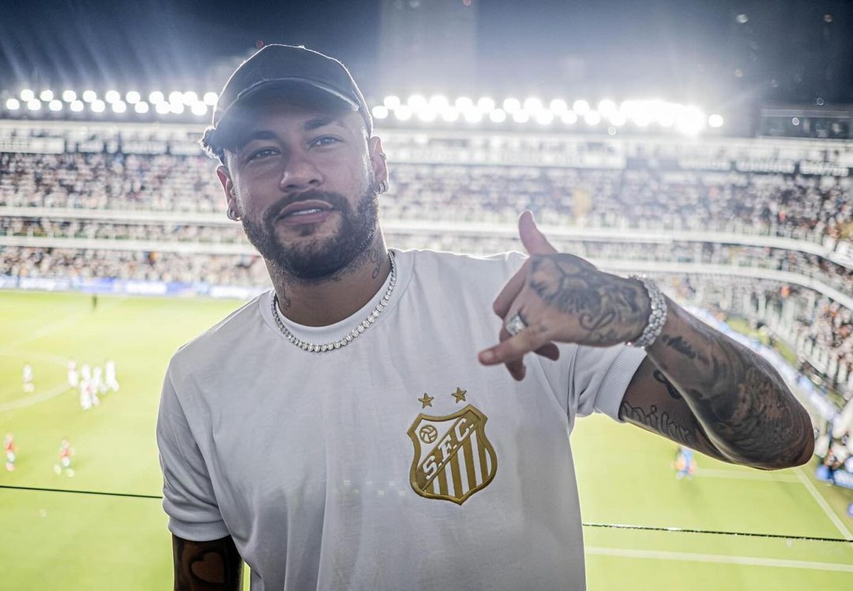 Neymar afirma que vai jogar o Brasileirão de 2025 no Santos, diz site