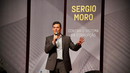 Autobiografia de Sergio Moro à venda por uma pechincha