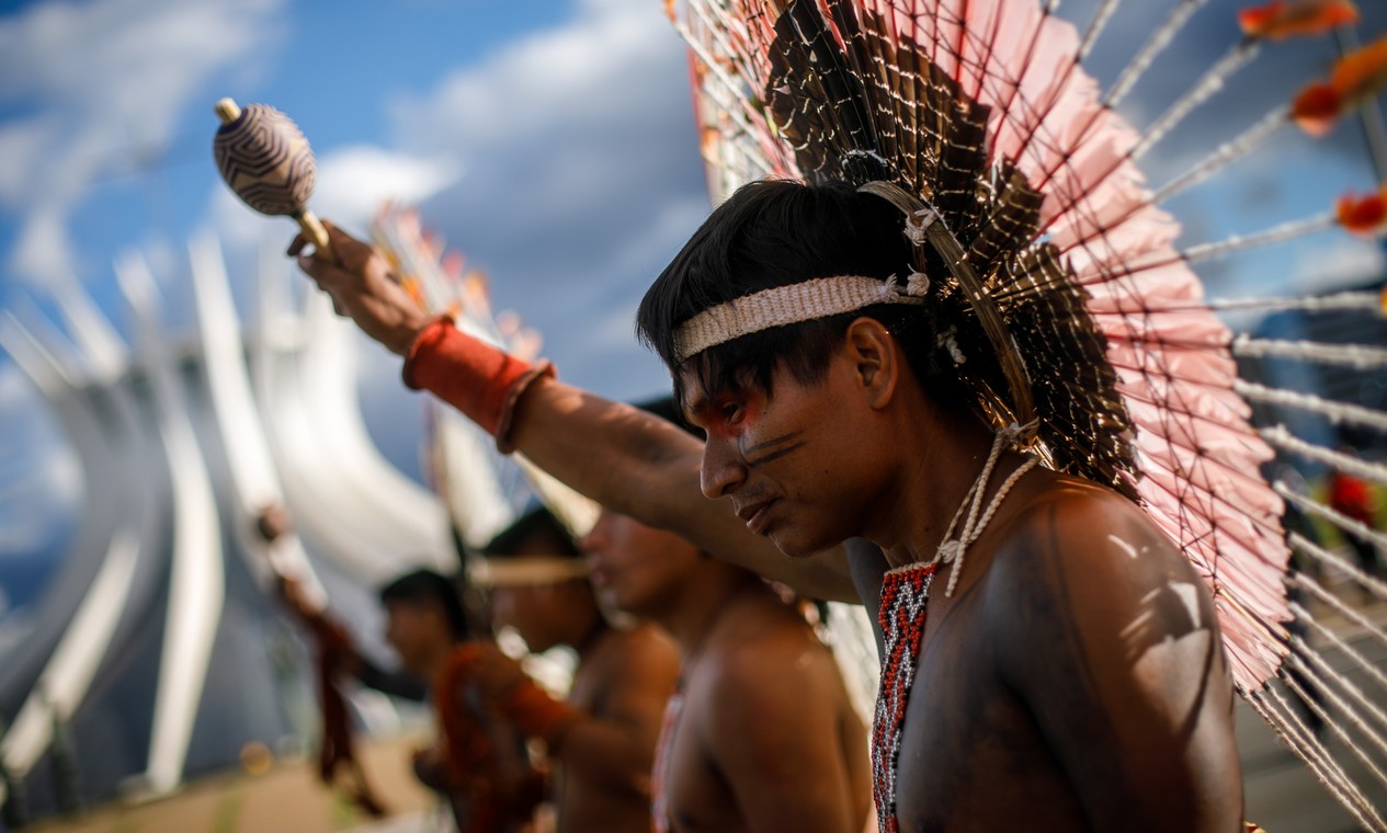 Pressão por demarcações, ação de garimpeiros e marcha em Brasília: entenda as cobranças de indígenas ao governo Lula