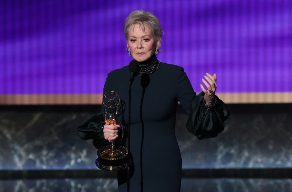Jean Smart, melhor atriz de comédia, por'Hacks' — Foto: VALERIE MACON / AF