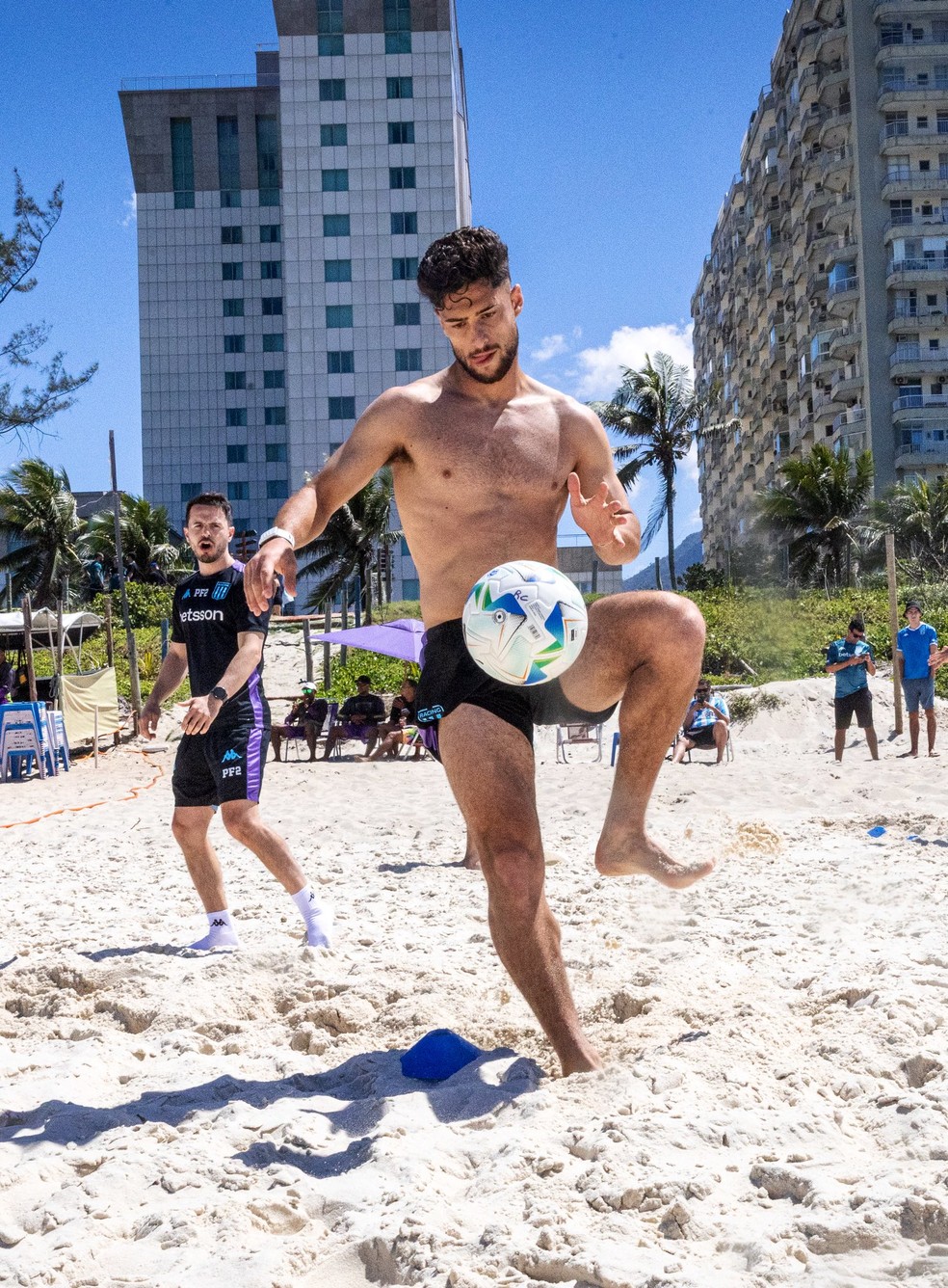 racing-treina-em-praia-do-rio-um-dia-ap-s-derrota-para-o-flamengo