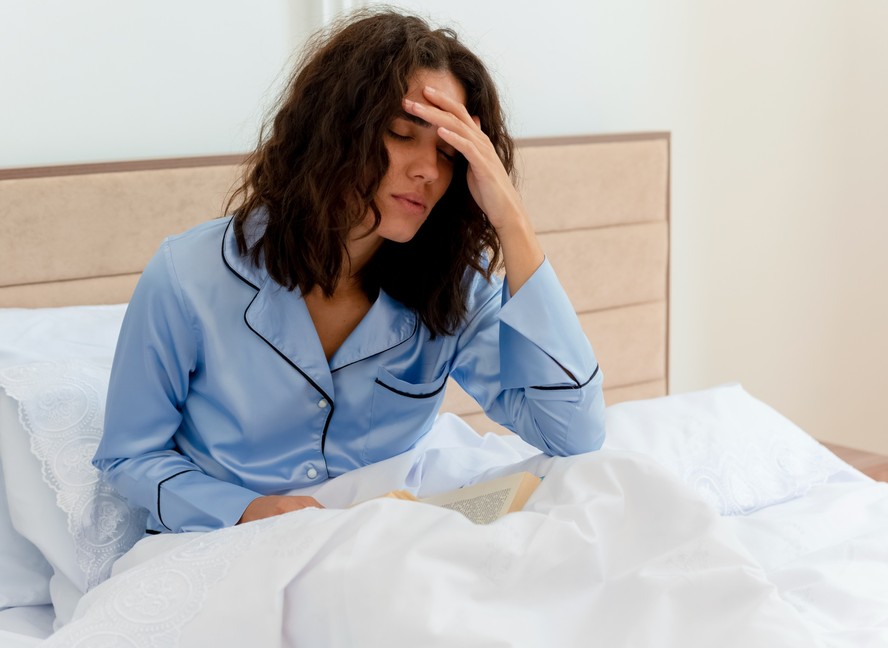 Após uma noite sem dormir, pesquisadores observaram aumento de marcadores ligados às conexões cerebrais