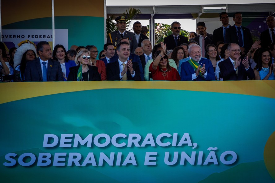 Lula, Pacheco e Rosa Weber acompanham cerimônia do 7 de Setembro