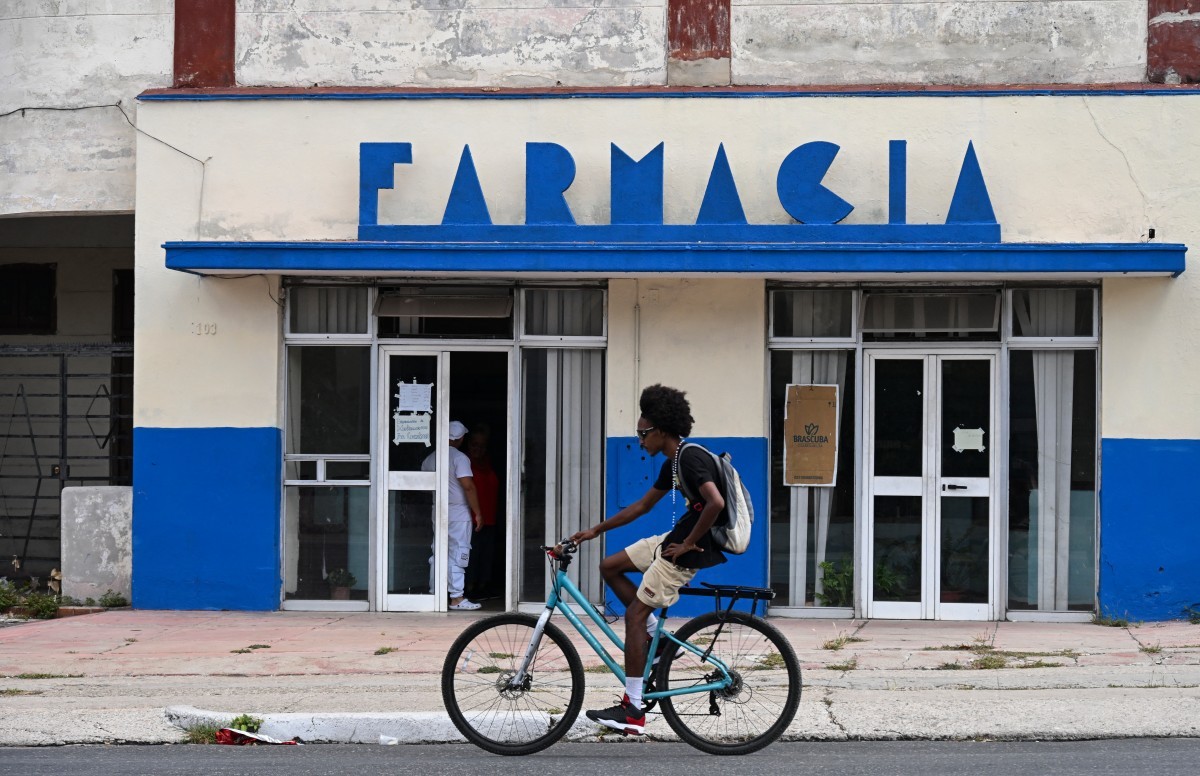 Cuba abre postos de gasolina, farmácias e outros setores à iniciativa privada