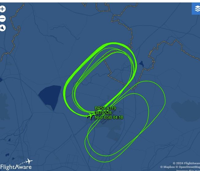 Imagem de radar mostra avião de Lula voando em círculos após problemas técnicos; veja vídeo