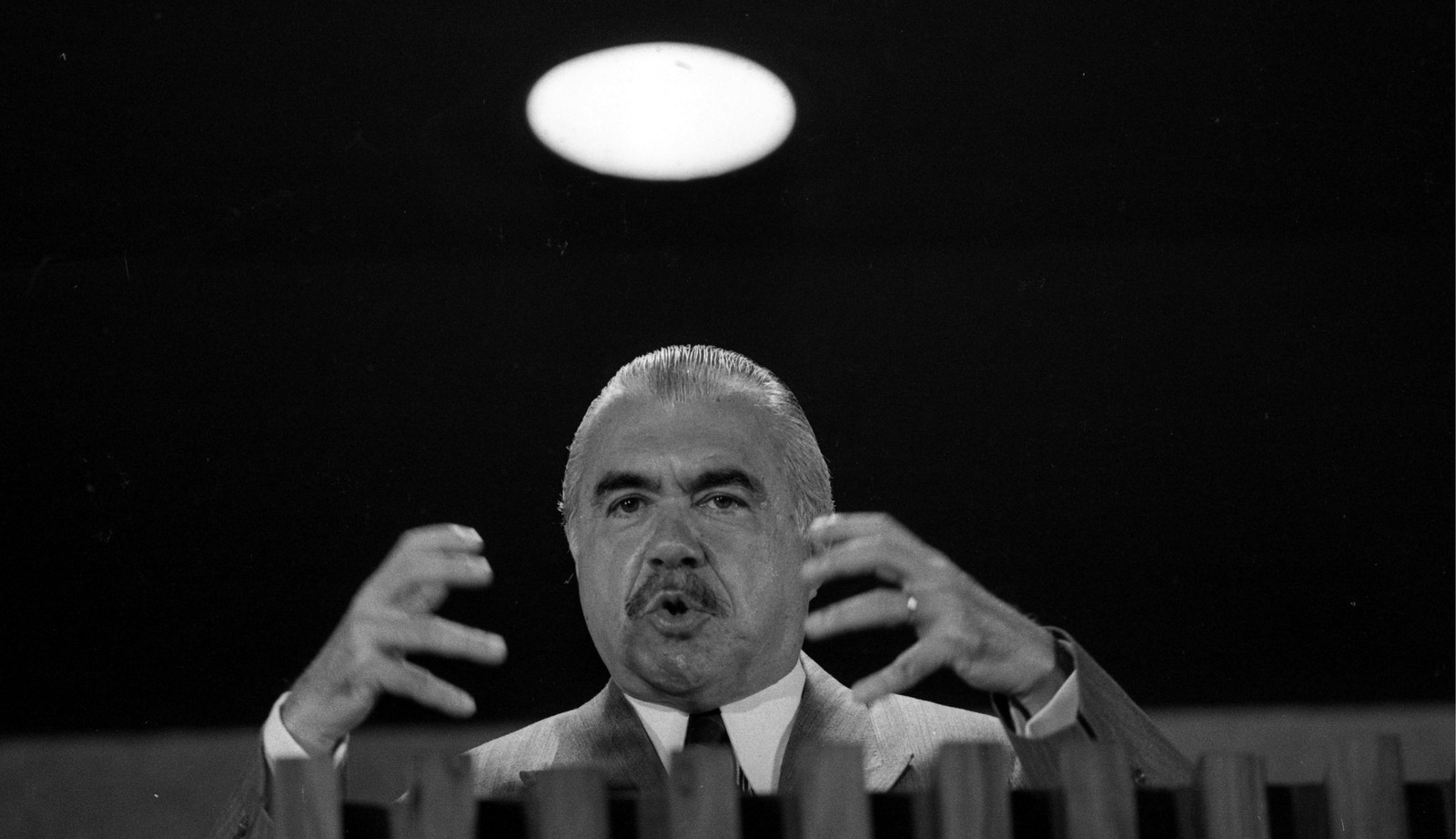 José Sarney em entrevista coletiva em 1987 — Foto: Sergio Marques / Agência O Globo