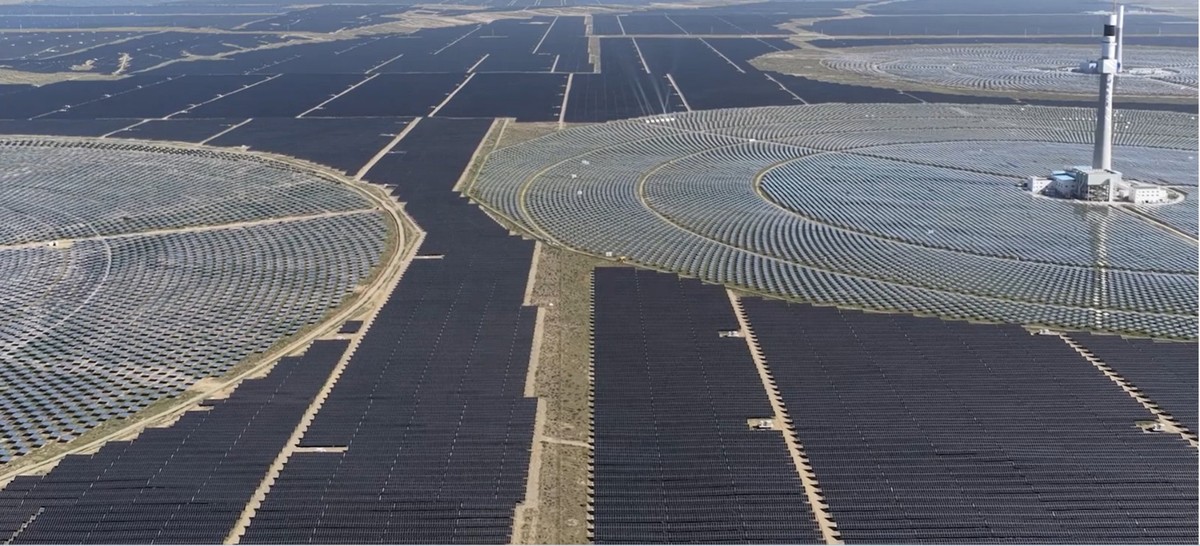 Imagem ilustrativa de "Planalto Tibetano: Energia Limpa em Altitude Extrema"