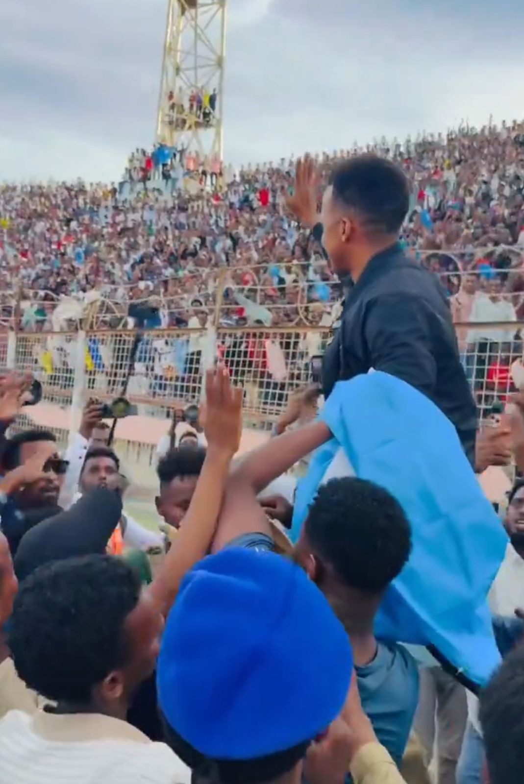 Impedido de entrar nos Estados Unidos, árbitro somali é rece