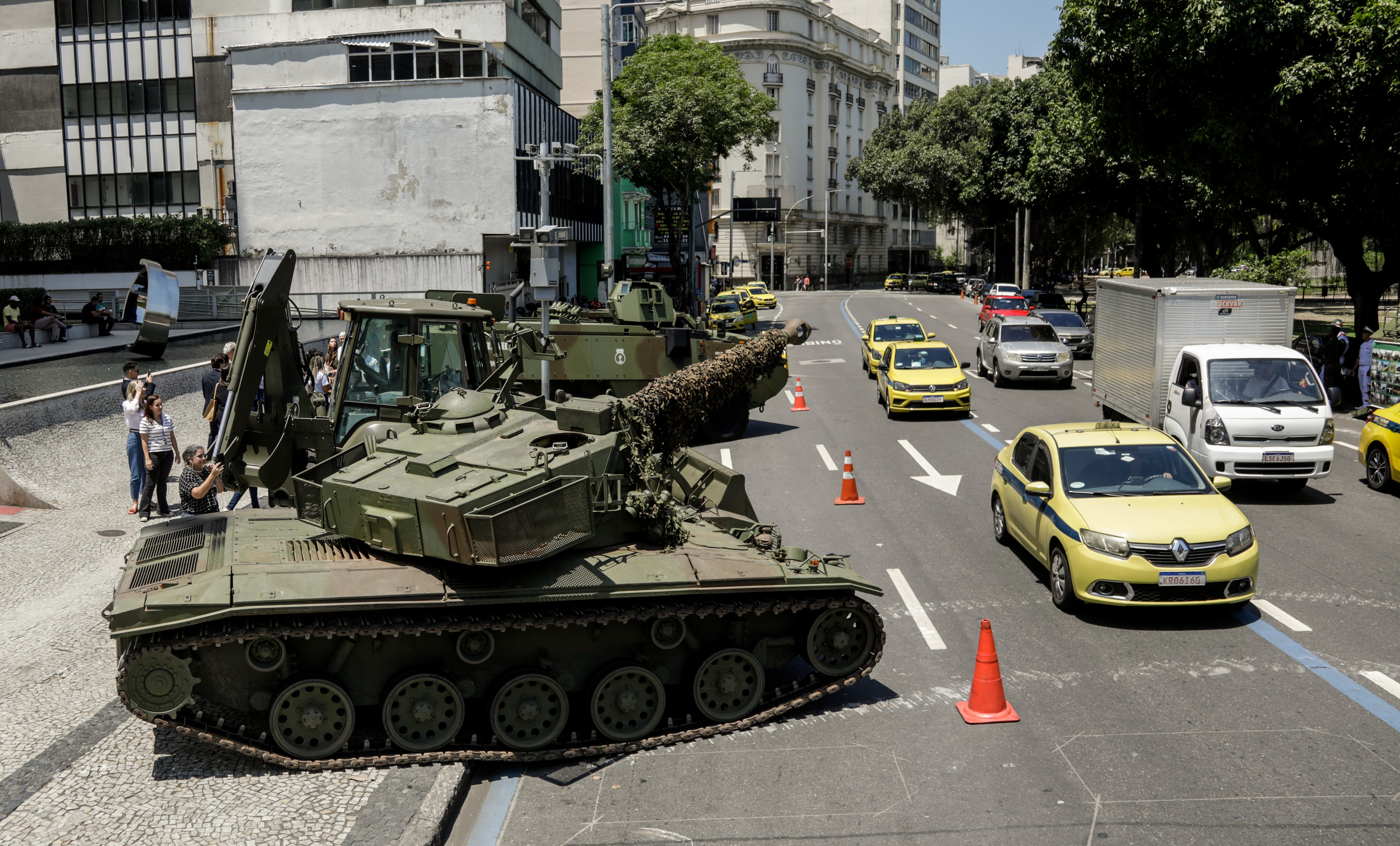 GLO: Reforço das Forças Armadas na segurança do Rio começa hoje com mais de oito mil militares