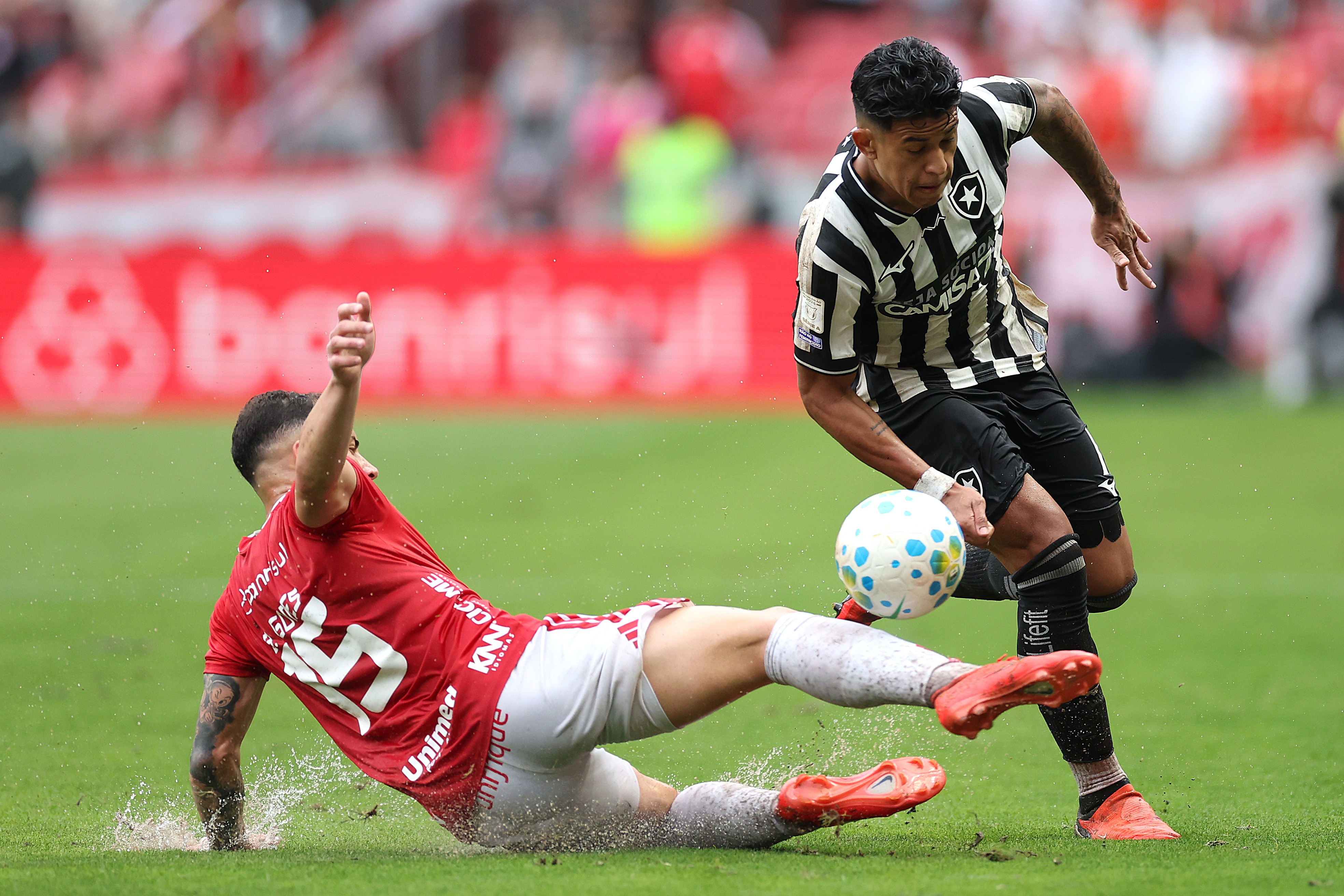 Análise: Derrota por 3 a 0 para o Inter é um resumo da péssima temporada do Botafogo em 2026 - Foto