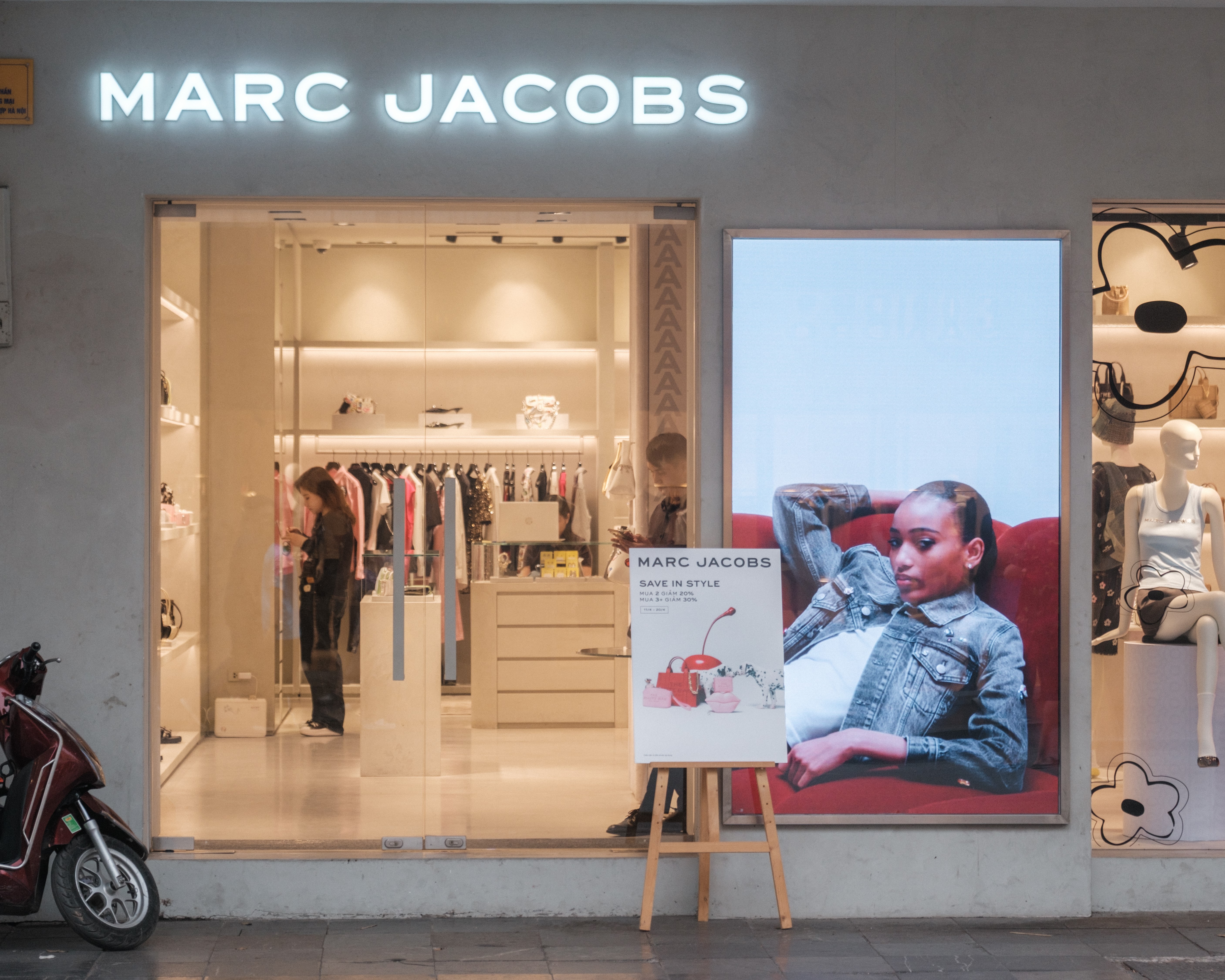 Conglomerado LVHM, do bilionário Bernard Arnault, vende a grife Marc Jacobs