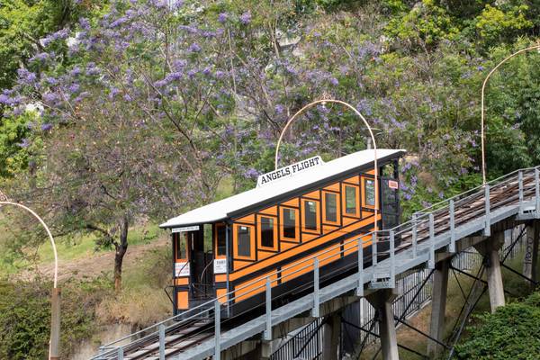 Como chegar até Stop Time Hotel em Ramos de Ônibus ou Trem?