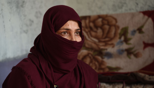 Talibã retoma apedrejamentos e açoites de mulheres