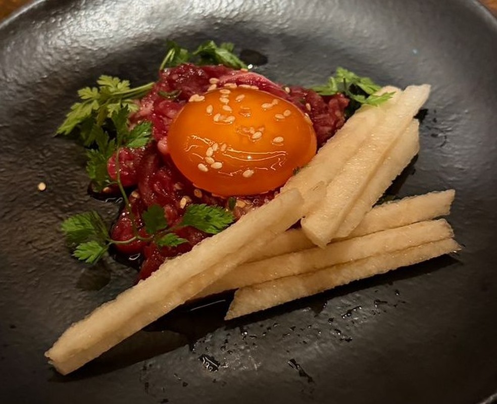 "A'batata frita com caviar' é saborosa? Sim. Mas soa mais como tentativa de sofisticação do que algo com identidade" — Foto: Ian Oliver