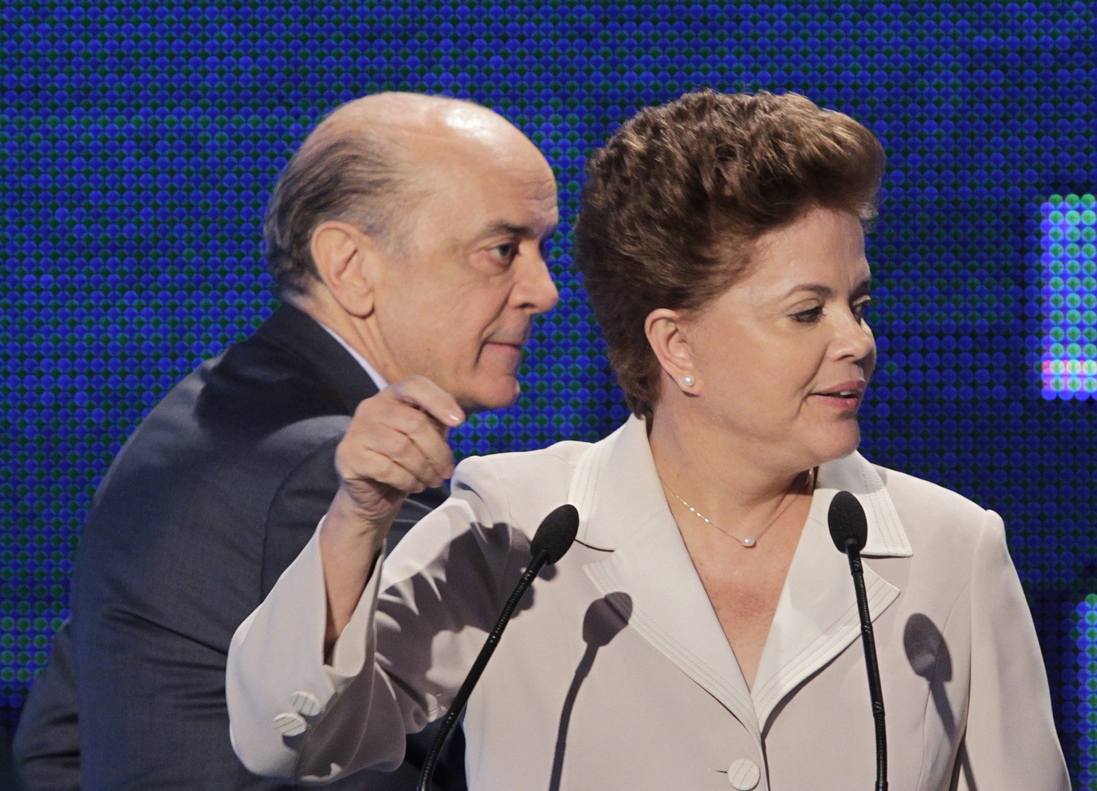 Debate. Dilma Rousseff e José Serra durante debate em 2010 — Foto: Marcos Alves/Agência O GLOBO