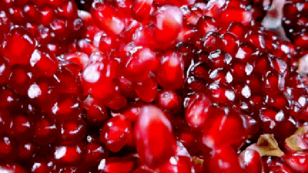 Pomegranate: the fruit is eaten at New Year — Photo: Video Bank/Canva