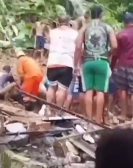 Mãe e filho são encontrados mortos após deslizamento atingir casa no Recife