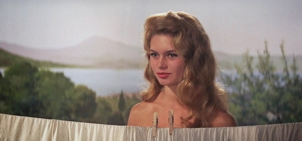Brigitte Bardot em 'E Deus criou a mulher', de Jean-Luc Godard — Foto: Reprodução