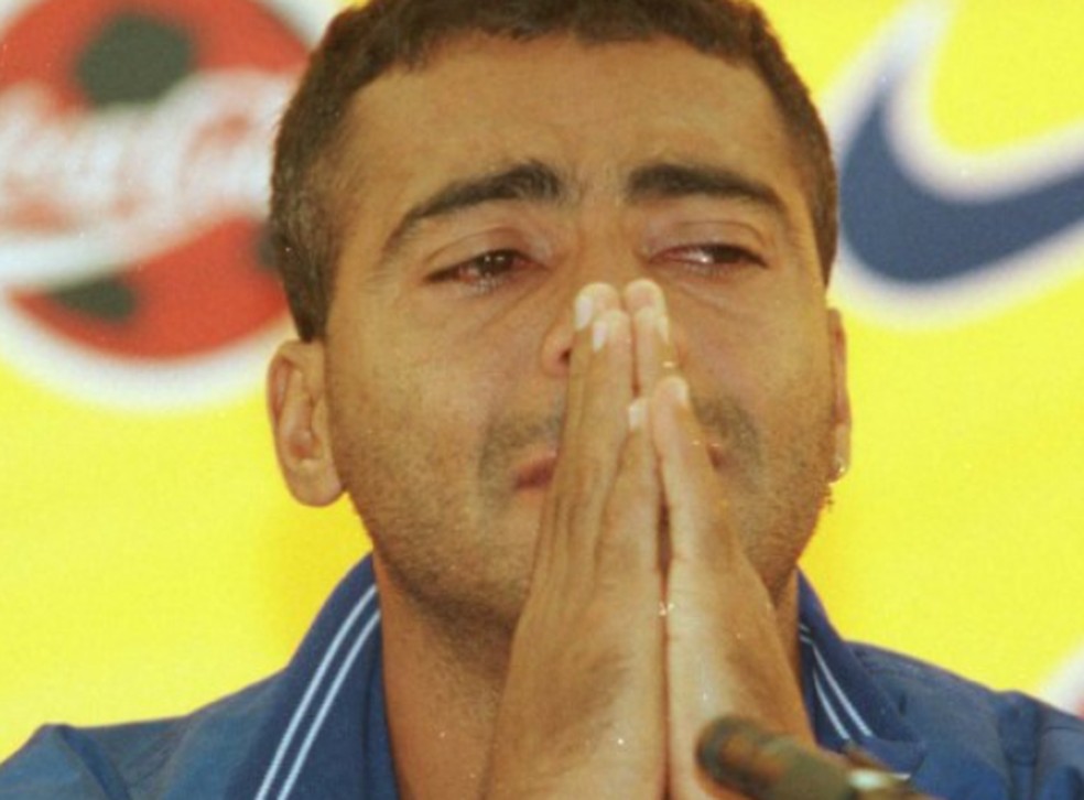 Romário chora após corte da Copa do Mundo de 1998, devido a contusão — Foto: Ivo Gonzalez/Agência O GLOBO