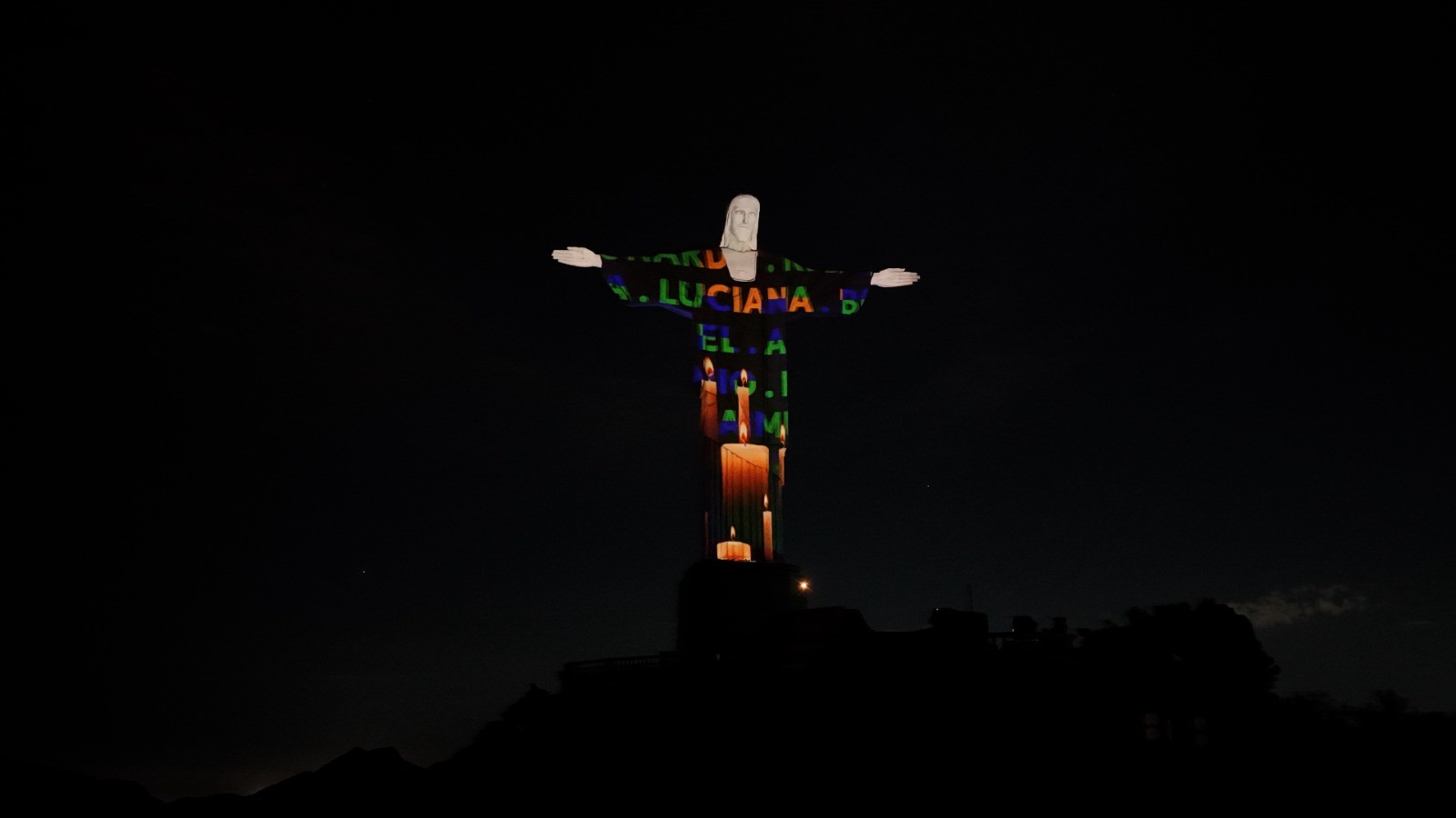 Cristo Redentor e monumentos pelo país projetam nomes de vítimas da Covid-19 em homenagem aos mortos pela pandemia