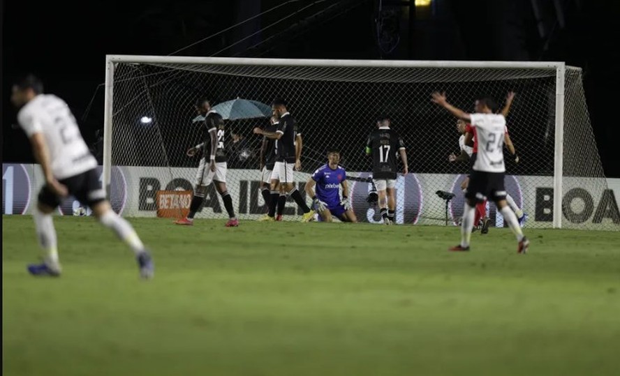 Onde assistir online e de graça o jogo do Corinthians hoje, sábado