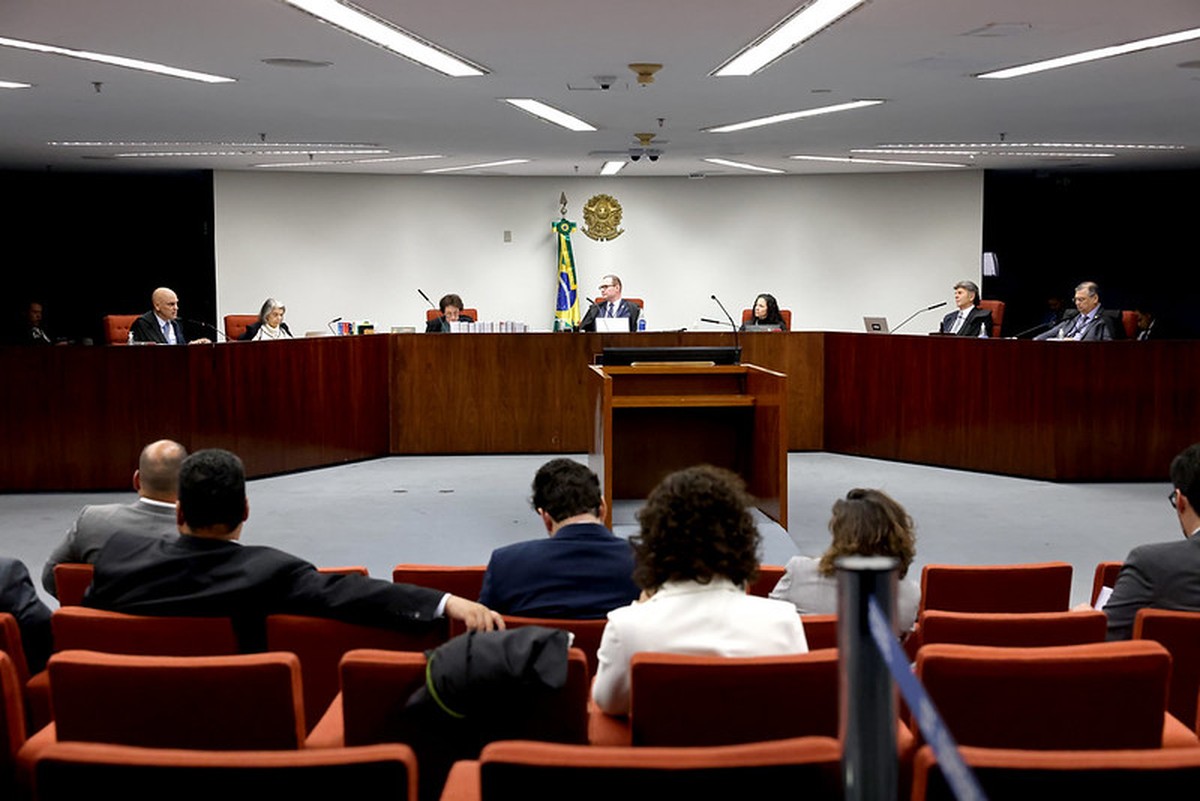 STF tem dois votos para limitar decisão da Câmara que suspendeu ação penal que tem Bolsonaro e Ramagem como réus