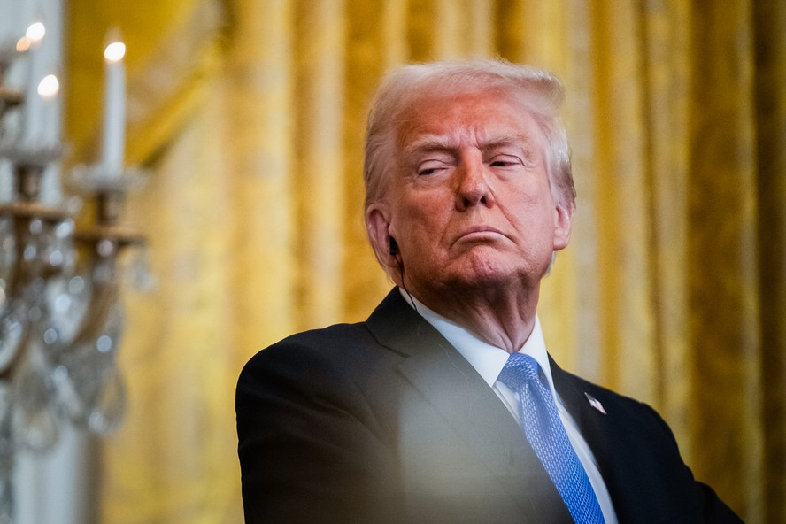 Donald Trump se reúne com o premiê japonês Shigeru Ishiba na Casa Branca, 7 de fev. de 2025. Suas primeiras ações indicam mudanças ideológicas marcantes