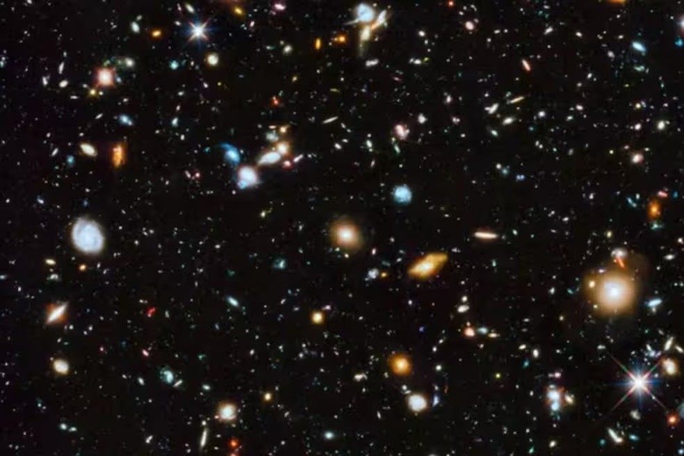 Os "campos profundos" do Hubble são imagens das regiões mais remotas do universo — Foto: NASA/ESA