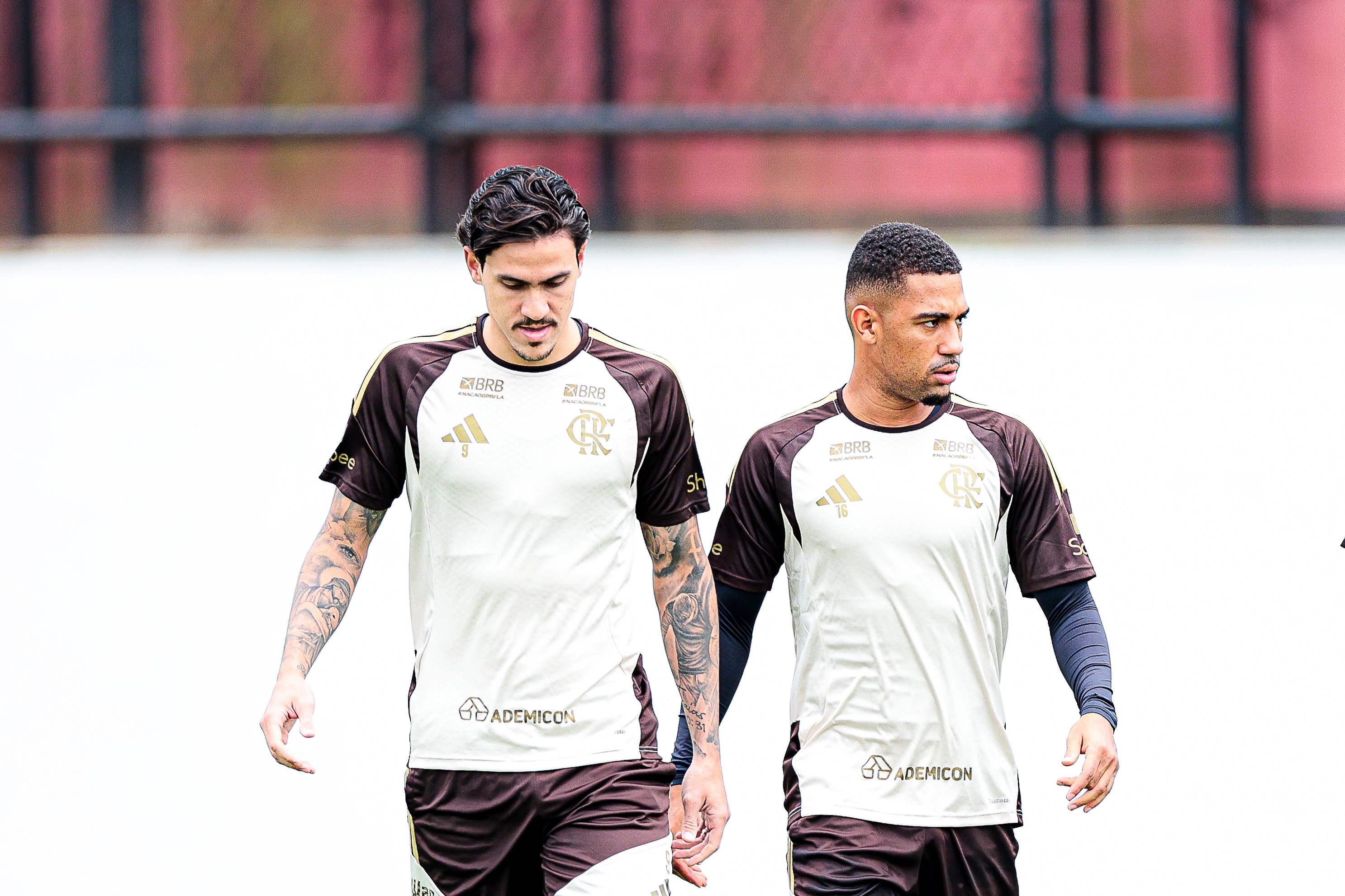 Flamengo tem retorno de trio de convocados, mas Varela e Ortiz não enfrentam Santos; veja relacionados