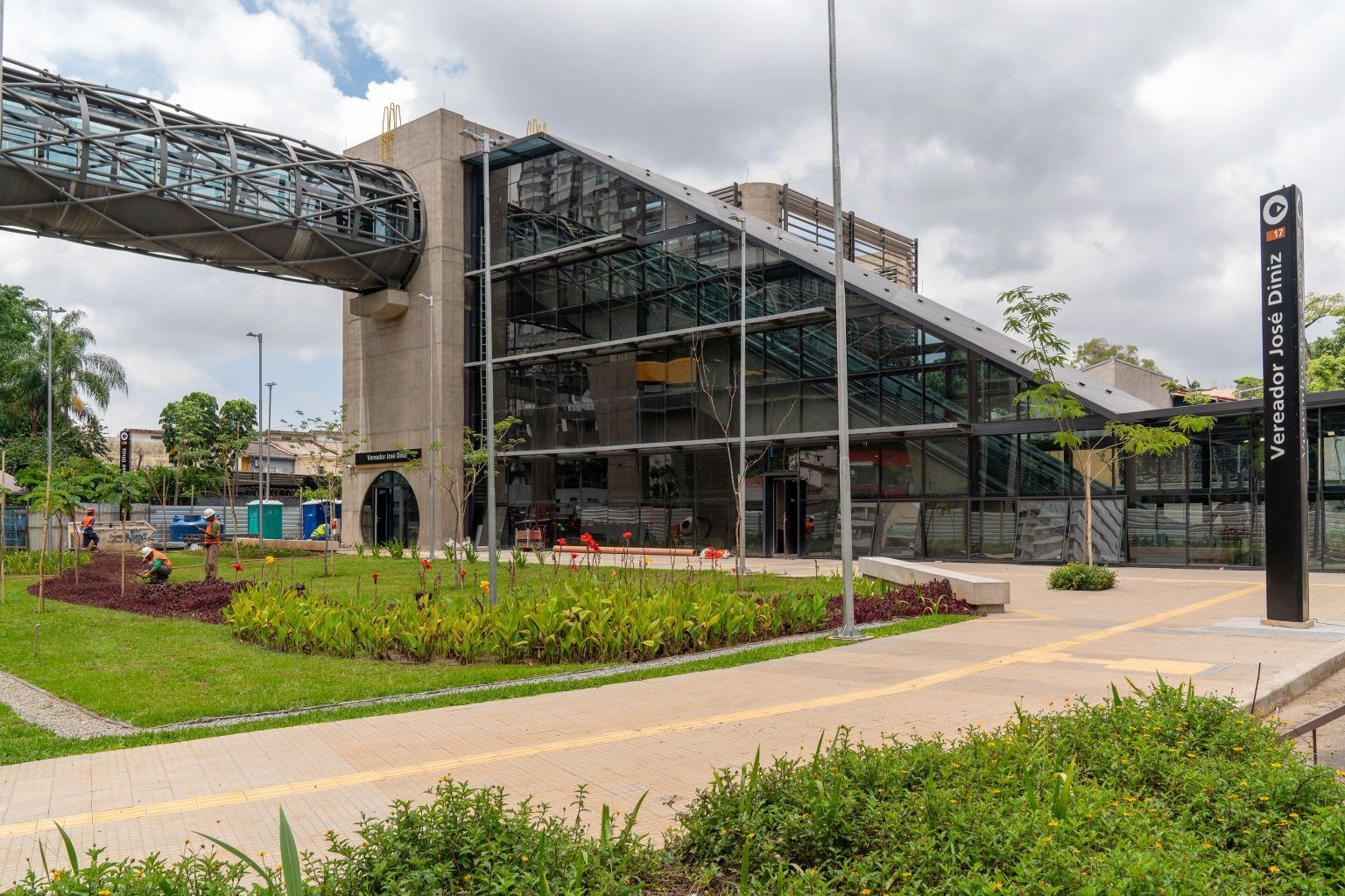 PM prende homem suspeito de furto de estruturas metálicas nas obras do monotrilho em São Paulo