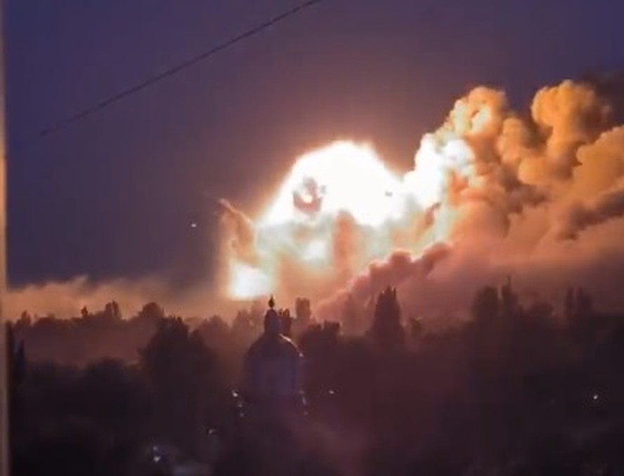 Forte explosão registrada em Makevka mostra ataque ucraniano contra forças russas
