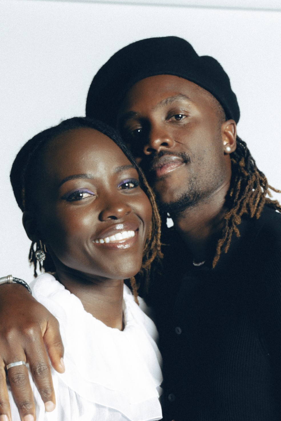 irmãosem cena: lupita e Junior nyong'o dividedmpapéis de Protogonismo emprodução declássicode Shakespeare -foto -foto: Amir Hamja/The New York Times