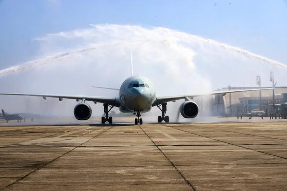 KC-30: aeronave da FAB usada para repatriar brasileiros no Líbano — Foto: FAB