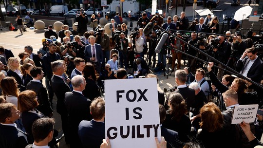 Entenda o acordo em que a Fox News concordou em pagar US$ 787,5 milhões para evitar processo por difamação
