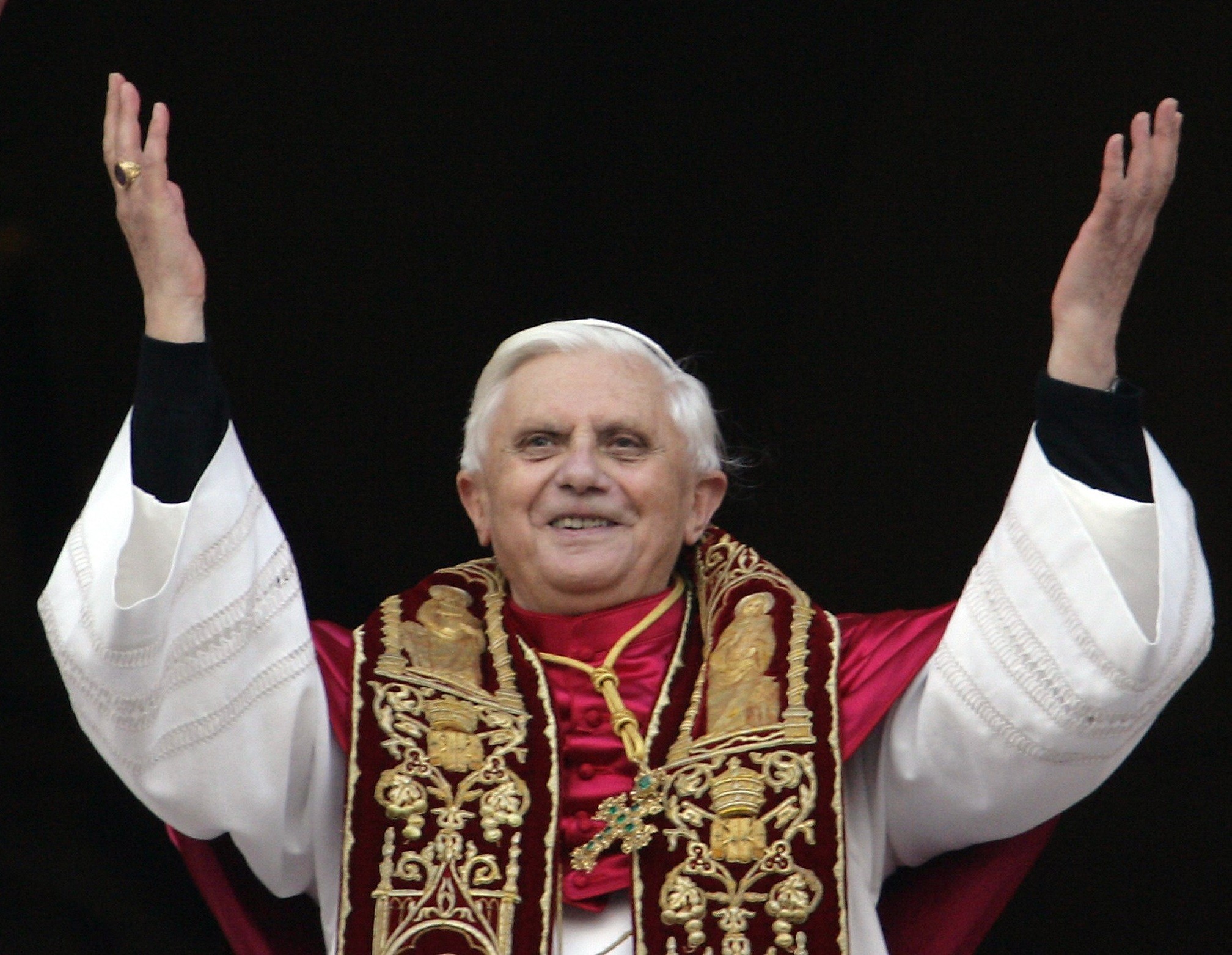 Papa Francisco lamenta morte de Bento XVI: 'Gratidão a Deus por  presenteá-lo à Igreja e ao mundo