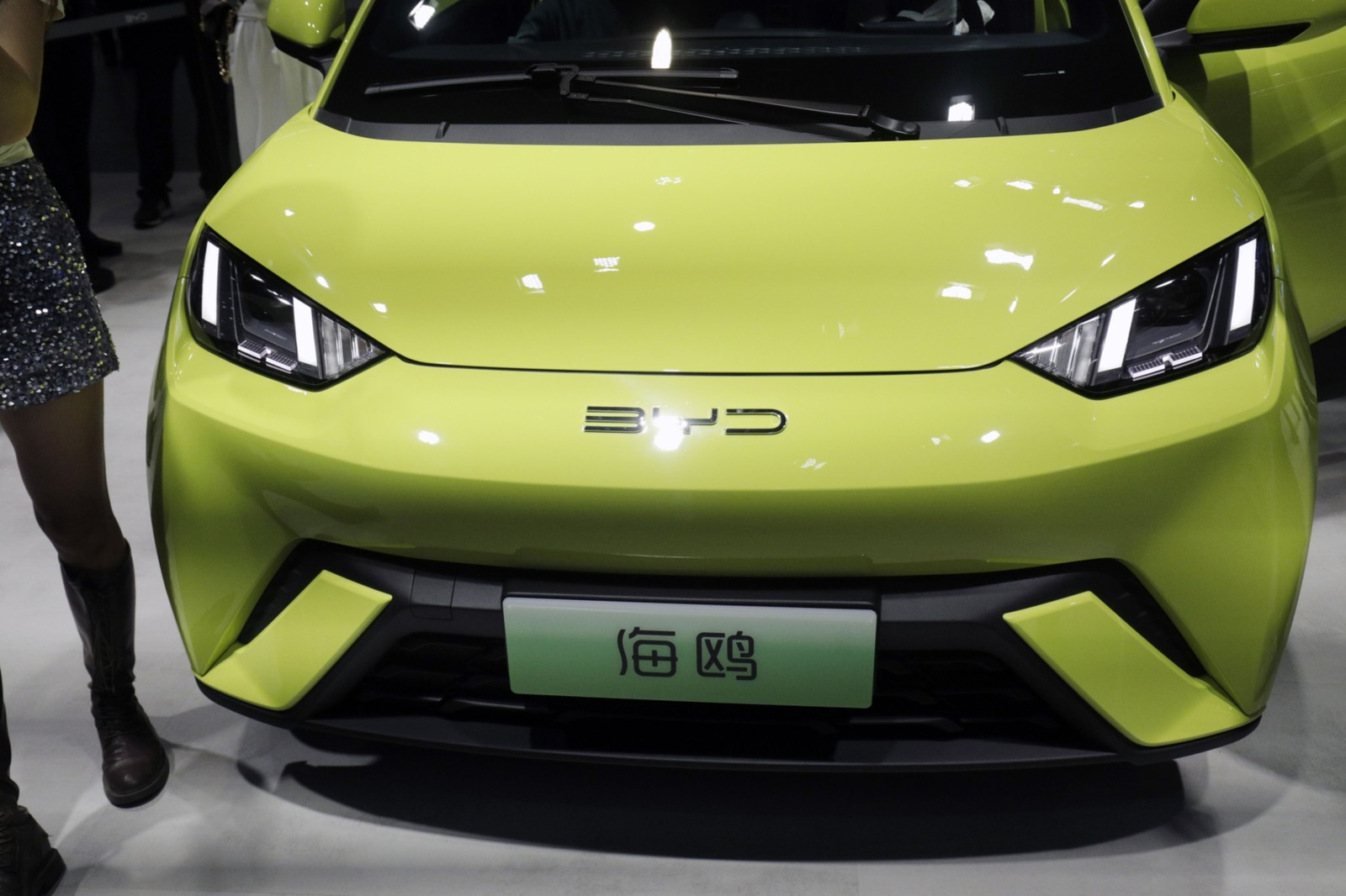 Seagull, carro elétrico da montadora chinesa BYD, que deve chegar ao Brasil por cerca de R$ 55 mil, é apresentado no salão do automóvel de Xangai. Qilai Shen/Bloomberg