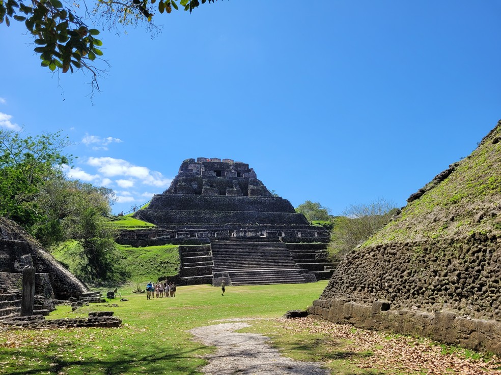 Sítio arqueológico maia de Xunantunich no distrito de Cayo, em Belize — Foto: Eduardo Maia / O Globo