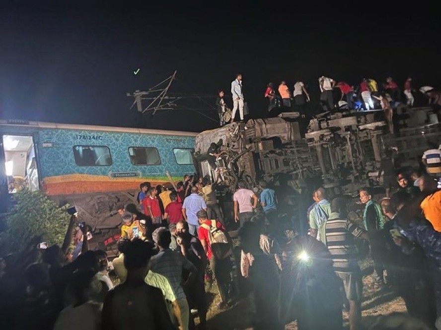 Acidente de trem na India deixou centena de mortos e cerca de 850 feridos