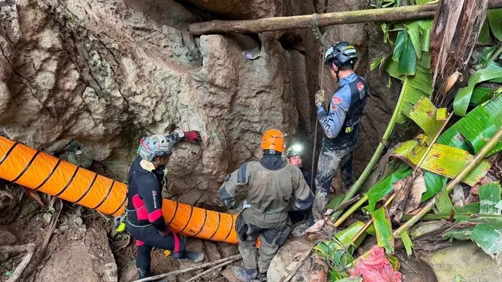 Cinco pessoas presas há uma semana em gruta no Laos são encontradas com vida, vídeo