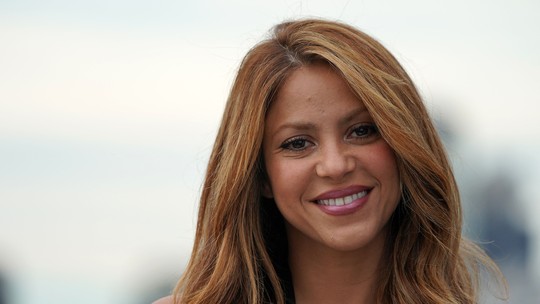 Shakira teria recebido 'aviso de despejo' do pai de Piqué antes de deixar Barcelona com filhos, diz site