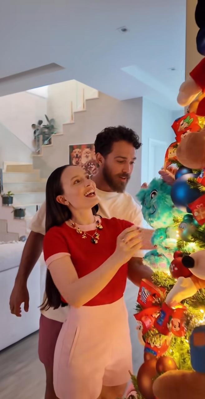Christmas decoration at Larissa Manoela and André Luiz Frambach — Photo: Reproduction/Instagram