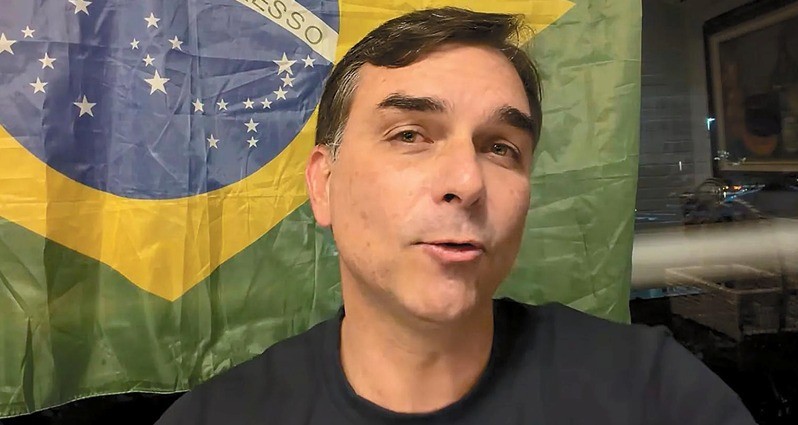 Cover image for Pressionado, Flávio Bolsonaro enfrenta desembarque de União-PP enquanto testa discurso mais radical