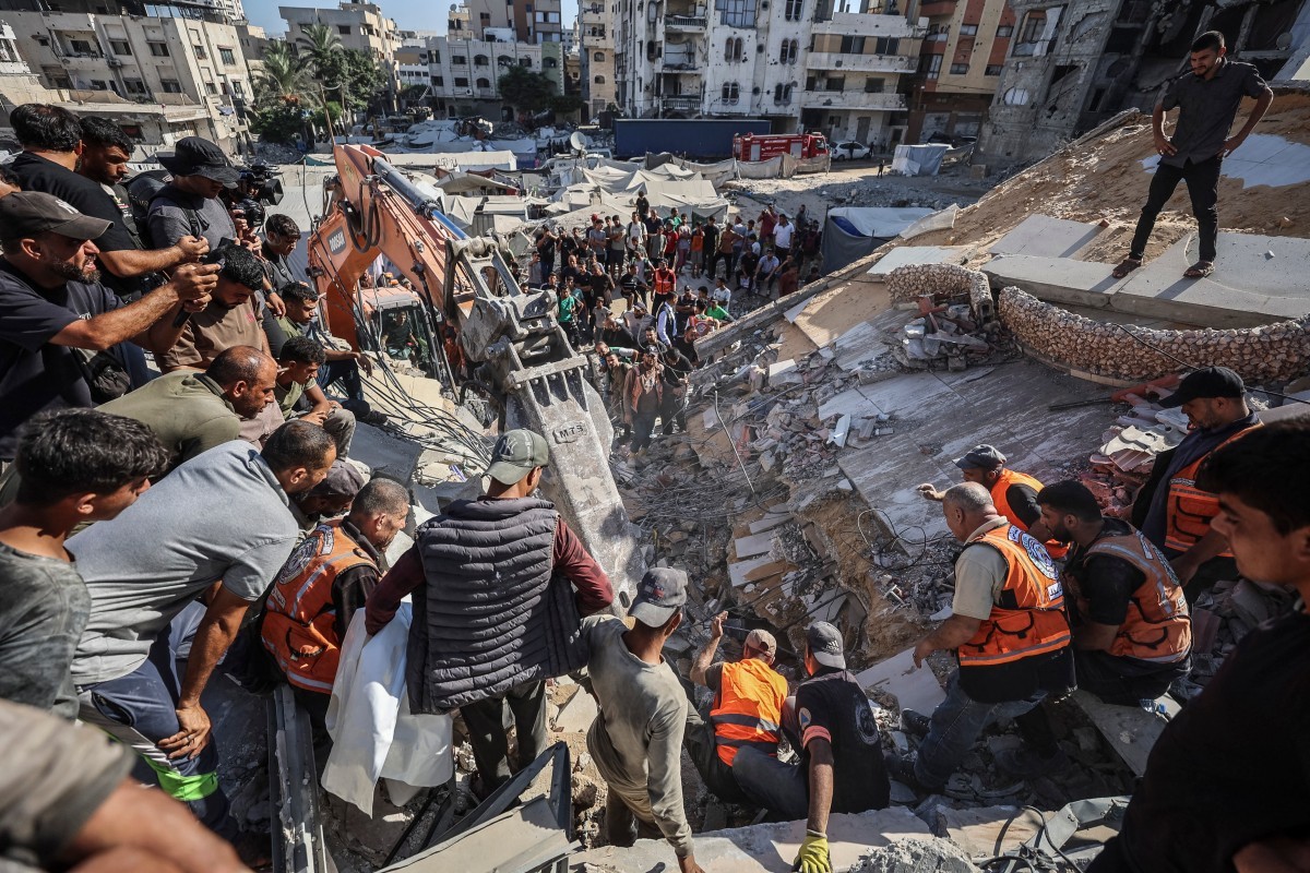 Desabamento de prédio de seis andares ao menos 20 mortos e dezenas de desaparecidos em Gaza - Foto