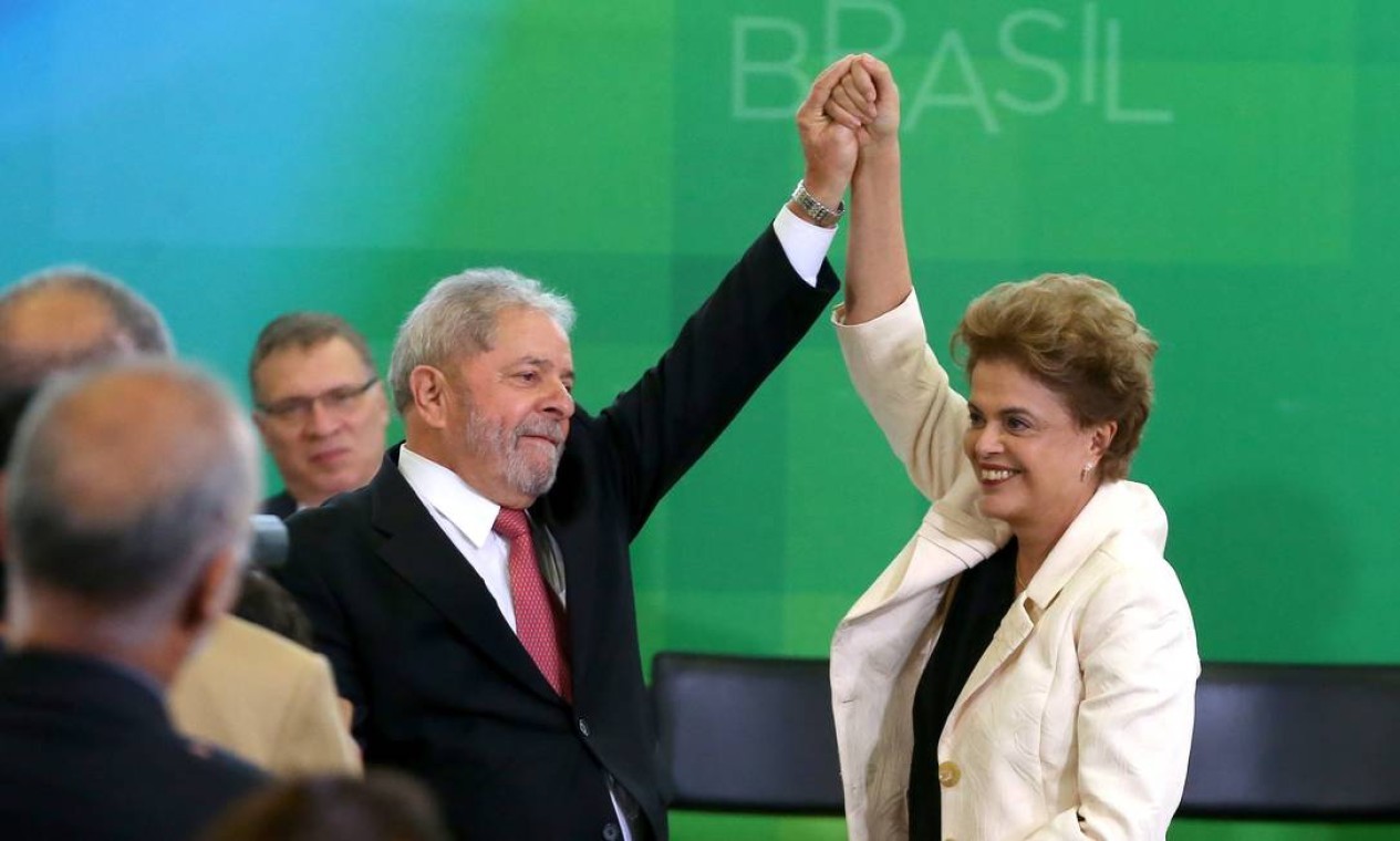 Lula é empossado ministro da Casa Civil no governo de Dilma Rouseff — Foto: Ailton de Freitas/Agência O Globo/17-3-2016