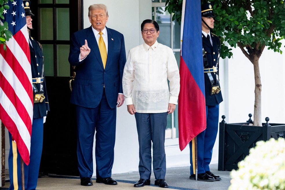 Donald Trump com o presidente das Filipinas, Ferdinand Marcos Jr. — Foto: Graeme Sloan/Bloomberg
