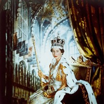 Elizabeth II no dia de sua coroação, em 1952 — Foto: Cecil Beaton