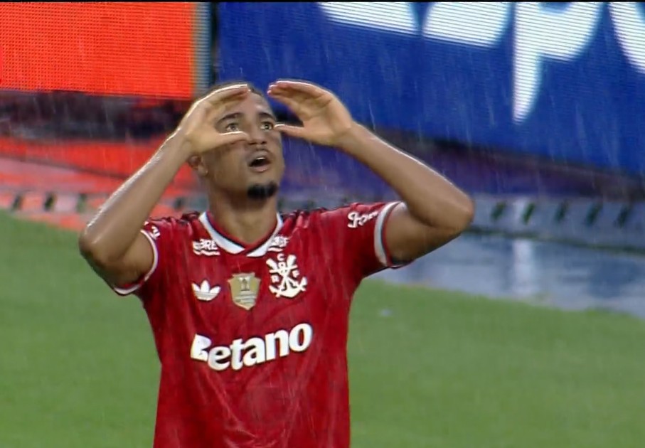 Samuel Lino resolve de 'biquinho', Flamengo vence Remo e vira líder provisório do Brasileirão - Foto