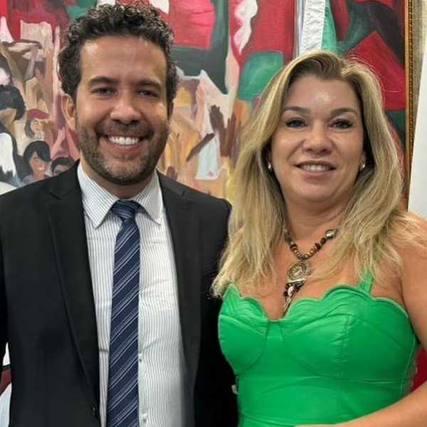 Prefeita que namorou Janones acusa deputado de chantagem com foto íntima,  tirada sem consentimento